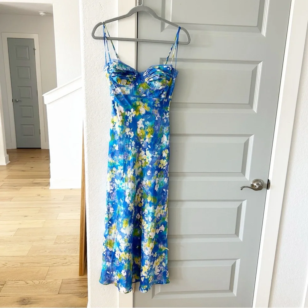 New ASTR Florianne Floral Satin Midi Dress Revolve - Picture 4 of 6